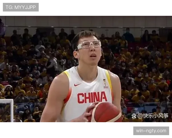 姚明内线背身单打效率提升显著拉开对手防守空间