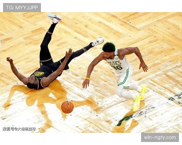 详细解读防守三秒 NBA 规则具体是如何界定违例行为的
