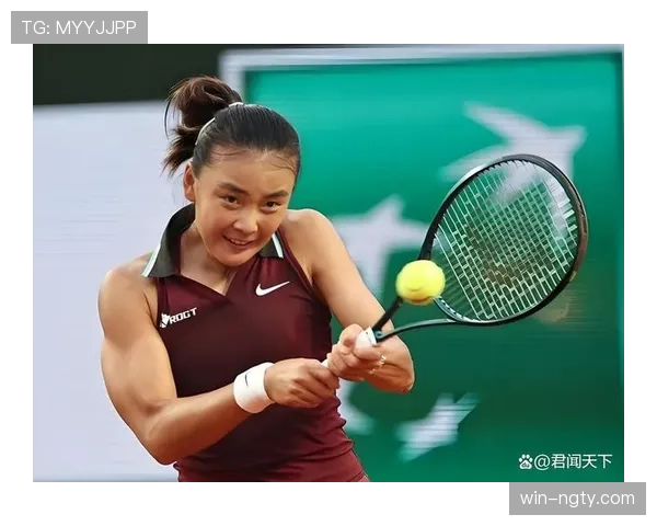 袁悦手拎一袋菜,手腕那块表差点把人闪瞎 袁悦手拎一袋菜,手腕那块表差点把人闪瞎